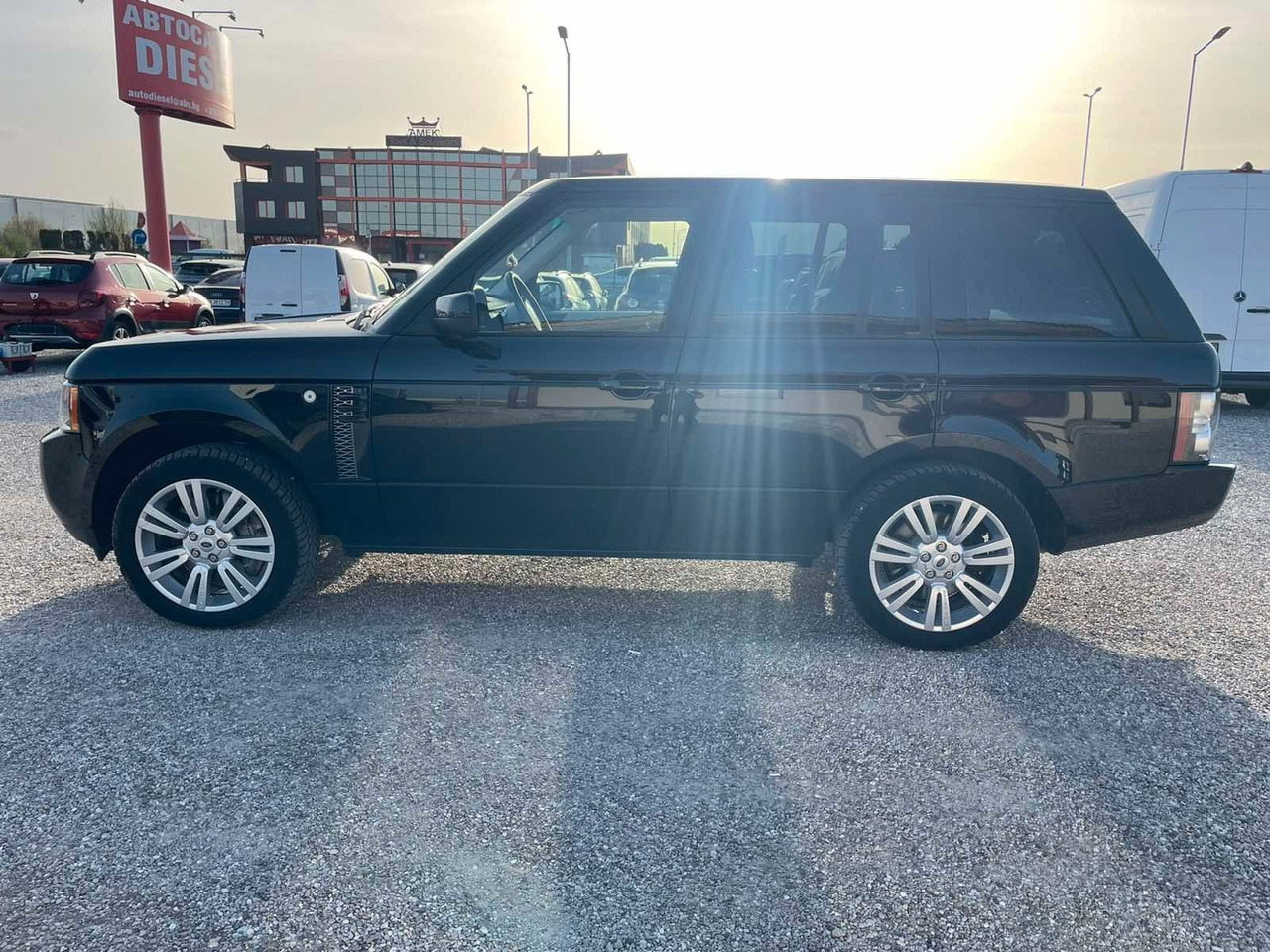 Land Rover Range Rover Vogue 4.4 TDV8 - SUVSUV: slika 4 Land Rover Range Rover Vogue 4.4 TDV8 - SUVSUV: slika 4