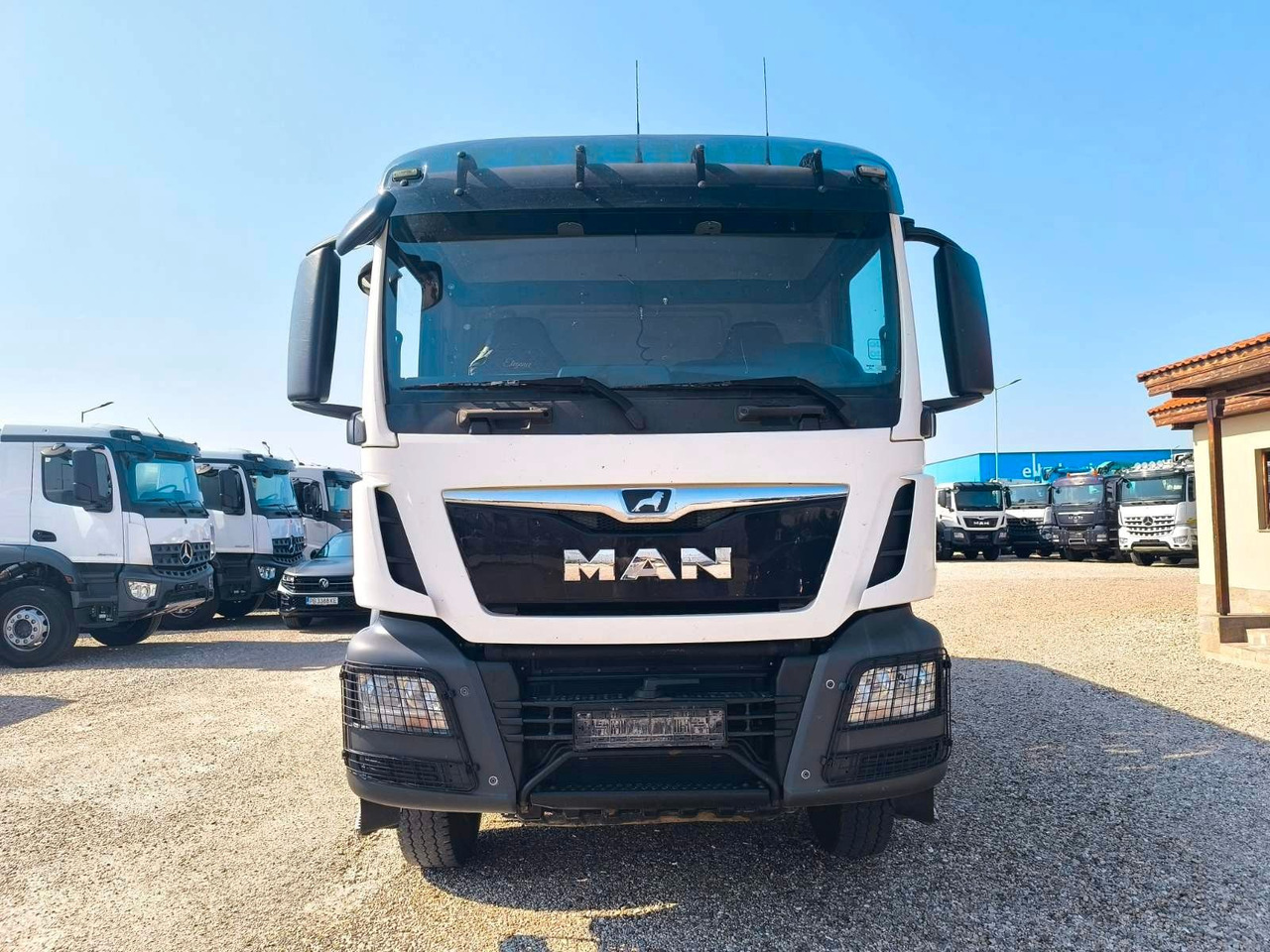 MAN TGS 41.420 MEILLER KIPPER - Kamion za utovaranje kontejnera: slika 2 MAN TGS 41.420 MEILLER KIPPER - Kamion za utovaranje kontejnera: slika 2