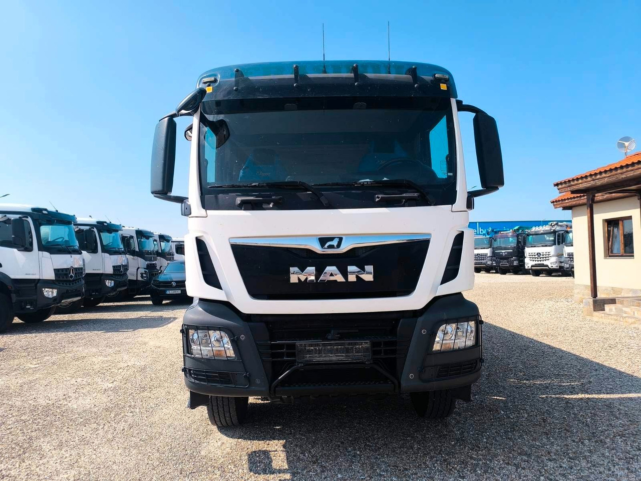 MAN TGS 41.420 MEILLER KIPPER - Kamion za utovaranje kontejnera: slika 2 MAN TGS 41.420 MEILLER KIPPER - Kamion za utovaranje kontejnera: slika 2