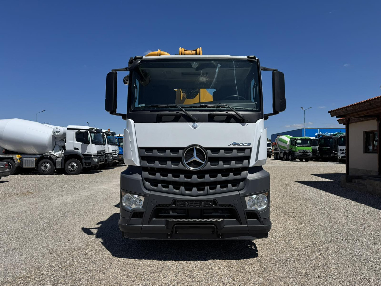 MERCEDES-BENZ AROCS 4442 SCHWING S43SX - Auto pumpa za beton: slika 2 MERCEDES-BENZ AROCS 4442 SCHWING S43SX - Auto pumpa za beton: slika 2