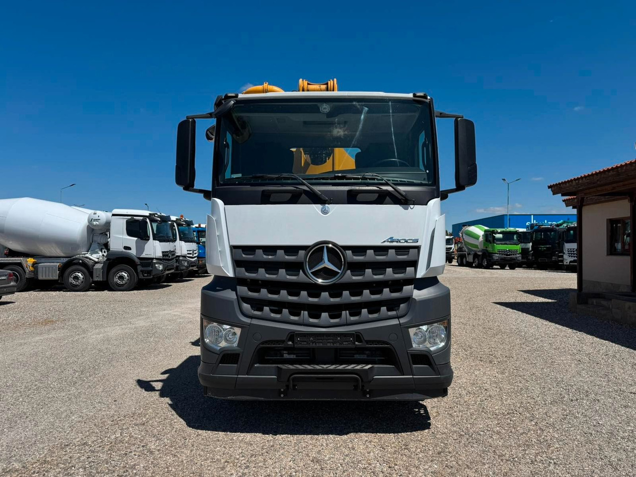 Mercedes-Benz AROCS 4442 SCHWING S43SX - Auto pumpa za beton: slika 2 Mercedes-Benz AROCS 4442 SCHWING S43SX - Auto pumpa za beton: slika 2
