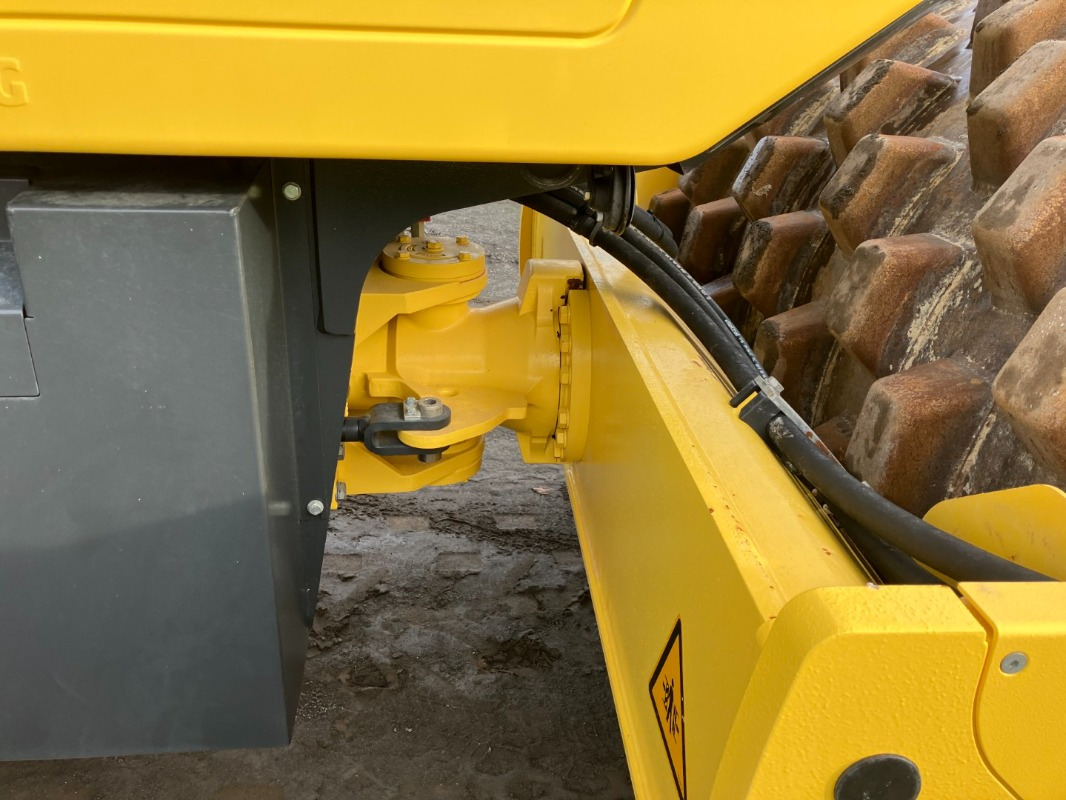 Valjak BOMAG DE BW 213 PDH-5 Stage V/Tier 4f: slika 16 Valjak BOMAG DE BW 213 PDH-5 Stage V/Tier 4f: slika 16