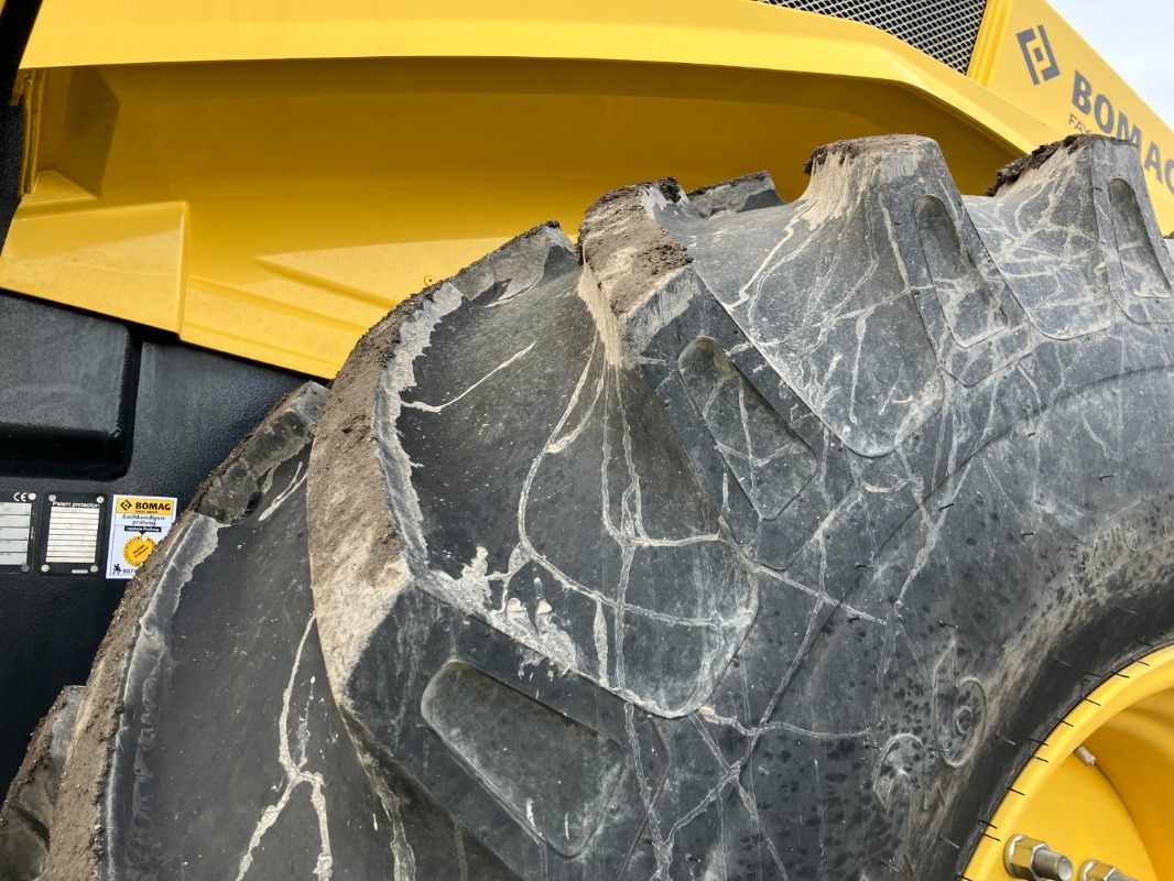 Valjak BOMAG DE BW 213 PDH-5 Stage V/Tier 4f: slika 27 Valjak BOMAG DE BW 213 PDH-5 Stage V/Tier 4f: slika 27