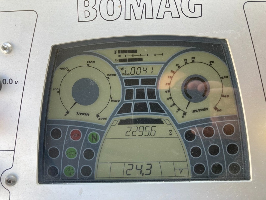 Asfaltni finišer BOMAG IT BF 700 C-2 S500  Stage IV/Tier 4f: slika 19