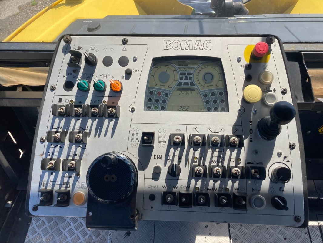Asfaltni finišer BOMAG IT BF 700 C-2 S500  Stage IV/Tier 4f: slika 17