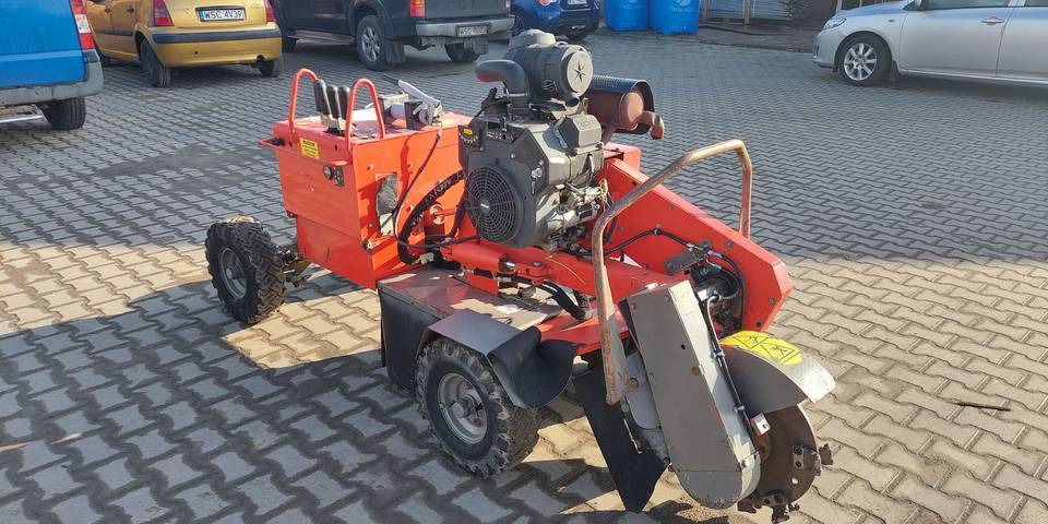 Frezarka do pni Vermeer SC252 - Drobilica za panjeve: slika 4 Frezarka do pni Vermeer SC252 - Drobilica za panjeve: slika 4