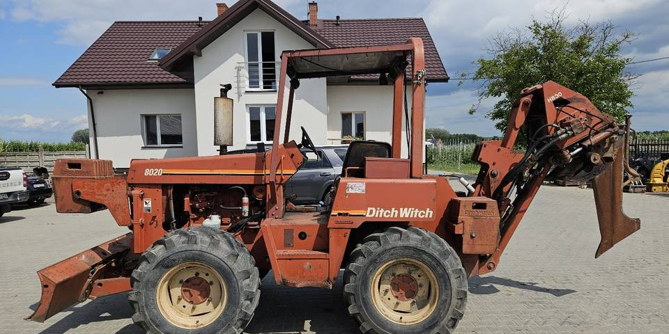 Pługoukładacz wibropług Ditch Witch 8020 układanie kabli światłowód - Građevinska mašina: slika 1 Pługoukładacz wibropług Ditch Witch 8020 układanie kabli światłowód - Građevinska mašina: slika 1