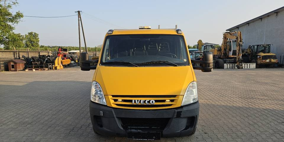 Iveco Daily 35S14 HDS 830 kg doka dubel brygadówka - Dostavno vozilo sa otvorenom sandukom: slika 3 Iveco Daily 35S14 HDS 830 kg doka dubel brygadówka - Dostavno vozilo sa otvorenom sandukom: slika 3