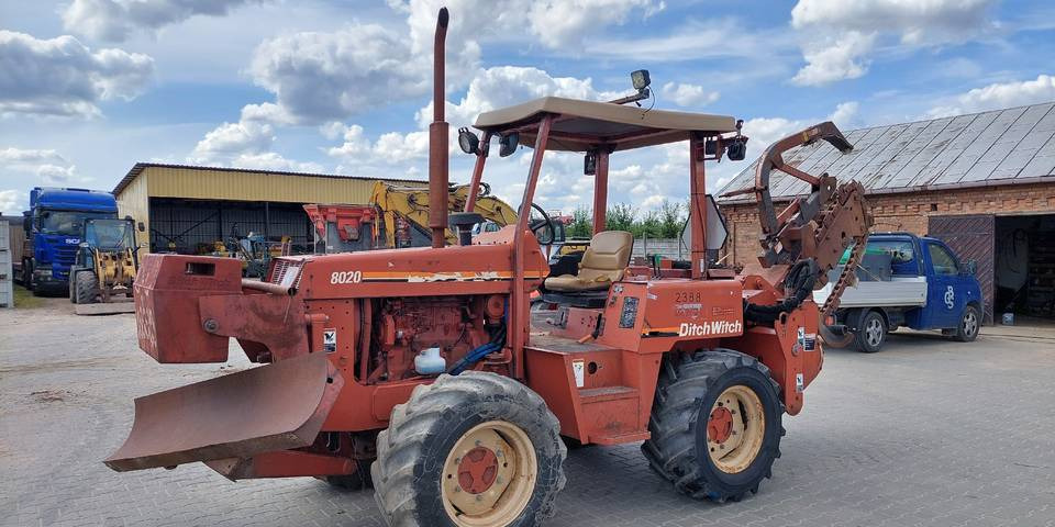Koparka łańcuchowa Ditch Witch 8020 85KM - Rovokopač: slika 4 Koparka łańcuchowa Ditch Witch 8020 85KM - Rovokopač: slika 4