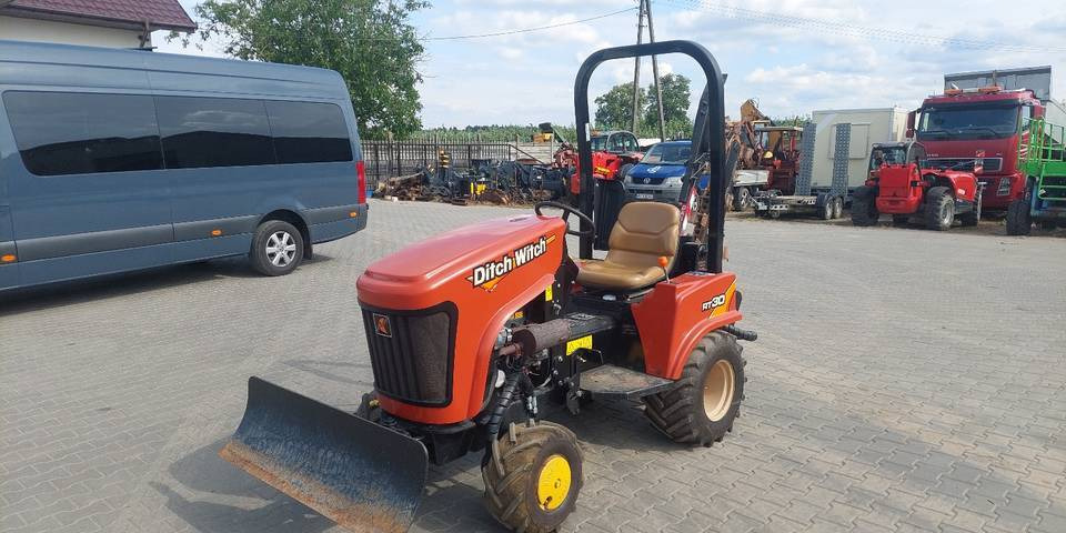 Koparka łańcuchowa Ditch Witch RT30 - Rovokopač: slika 2 Koparka łańcuchowa Ditch Witch RT30 - Rovokopač: slika 2