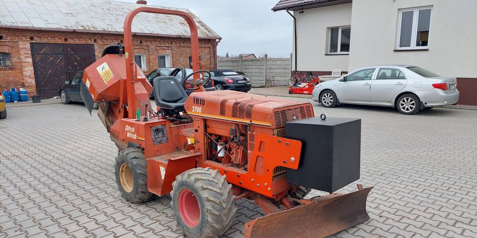Koparka tarczowa Ditch Witch 3700 DD + A341 - Rovokopač: slika 2 Koparka tarczowa Ditch Witch 3700 DD + A341 - Rovokopač: slika 2