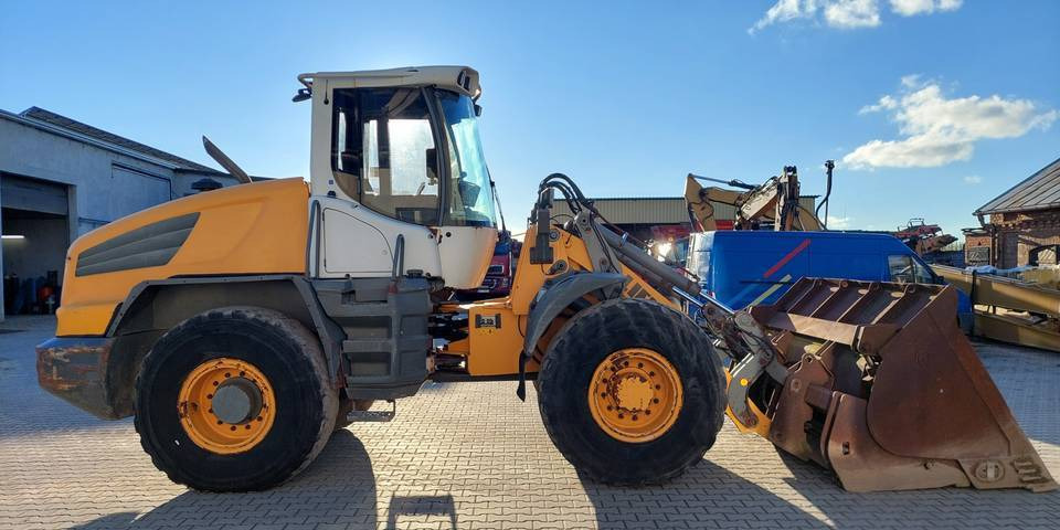 Ładowarka Liebherr L538 16 ton łyżka wysokiego wysypu - Utovarivač točkaš: slika 5 Ładowarka Liebherr L538 16 ton łyżka wysokiego wysypu - Utovarivač točkaš: slika 5