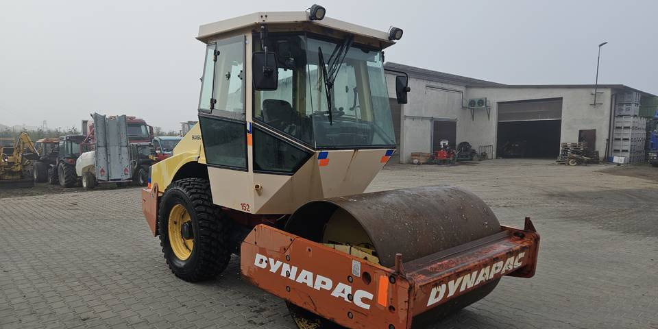 Walec drogowy Dynapac CA152 guma-stal 7500 kg - Kompaktor: slika 4 Walec drogowy Dynapac CA152 guma-stal 7500 kg - Kompaktor: slika 4