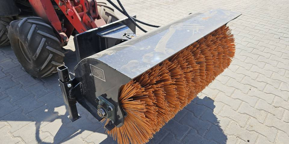 Zamiatarka szczotka do miniładowarki Avant, Ditch Witch - Industrijska mašina za metenje: slika 5 Zamiatarka szczotka do miniładowarki Avant, Ditch Witch - Industrijska mašina za metenje: slika 5