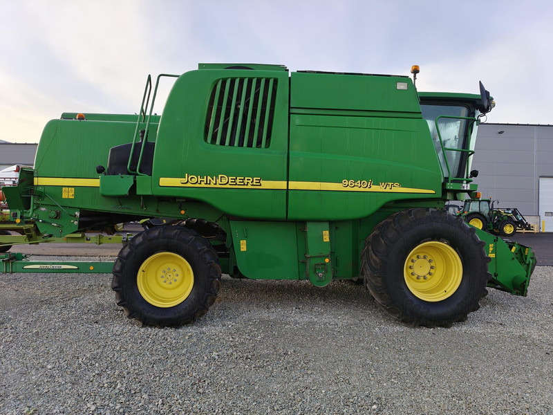 John Deere JOHN DEERE 9640I WTS - Kombinovani kombajn: slika 2 John Deere JOHN DEERE 9640I WTS - Kombinovani kombajn: slika 2