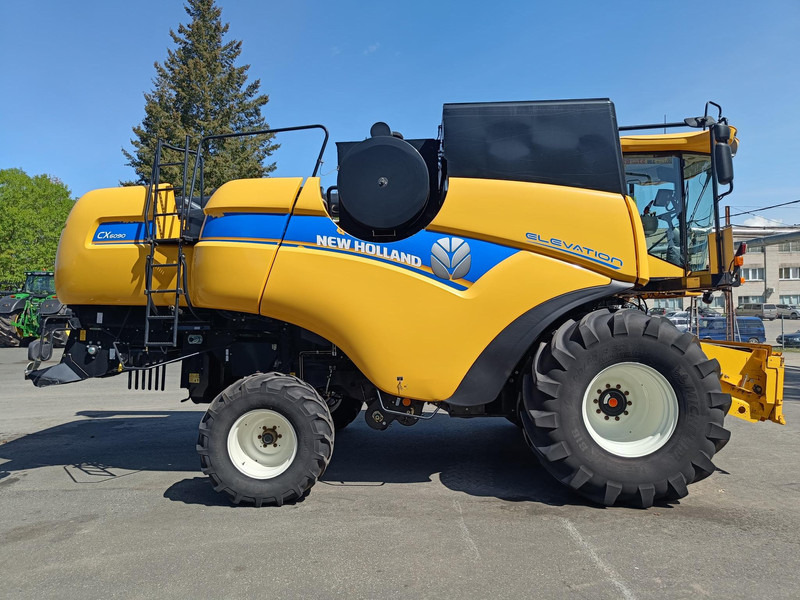 New Holland CX6090 - Kombinovani kombajn: slika 2 New Holland CX6090 - Kombinovani kombajn: slika 2