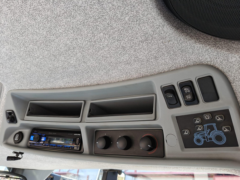 Traktor New Holland T6.180 DC: slika 17 Traktor New Holland T6.180 DC: slika 17