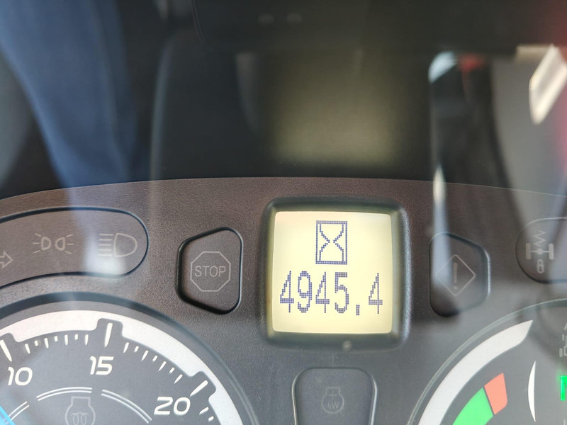 Traktor New Holland T6.180 DC: slika 14 Traktor New Holland T6.180 DC: slika 14