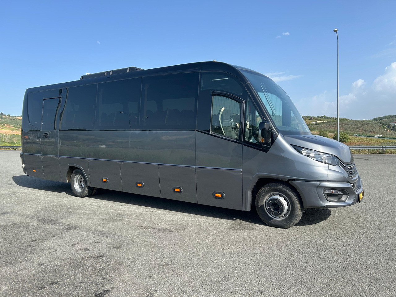 IVECO DAILY - RIGHT HAND DRIVE TOURISTIC VEHICLE - Turistički autobus: slika 3 IVECO DAILY - RIGHT HAND DRIVE TOURISTIC VEHICLE - Turistički autobus: slika 3