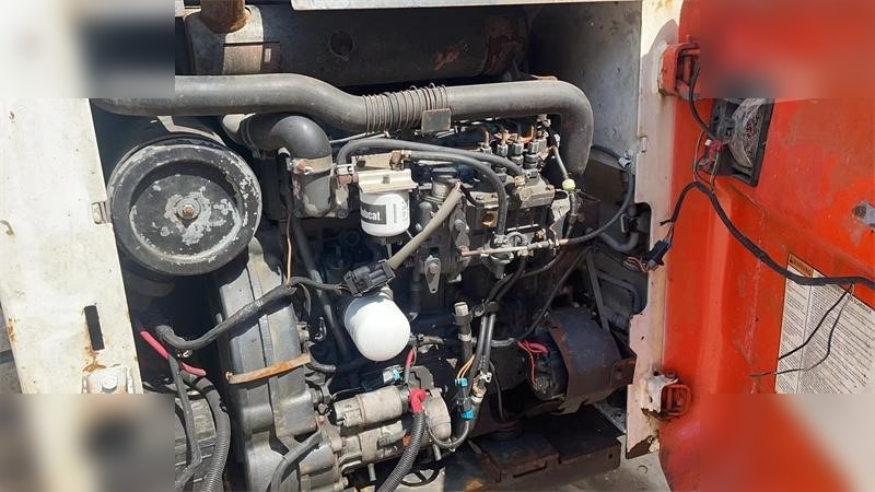 BOBCAT S220 - Mini utovarivač: slika 3 BOBCAT S220 - Mini utovarivač: slika 3