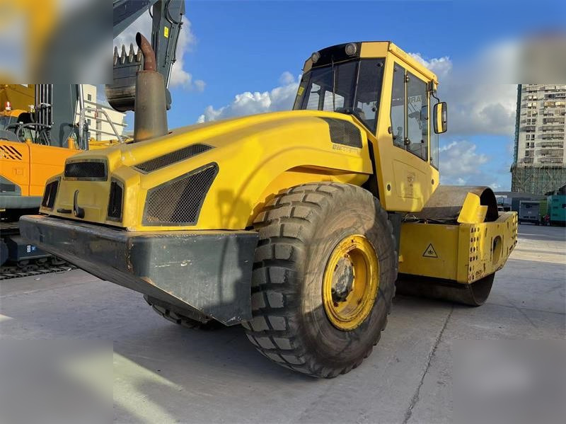 BOMAG BW226DH-4 - Valjak: slika 4 BOMAG BW226DH-4 - Valjak: slika 4
