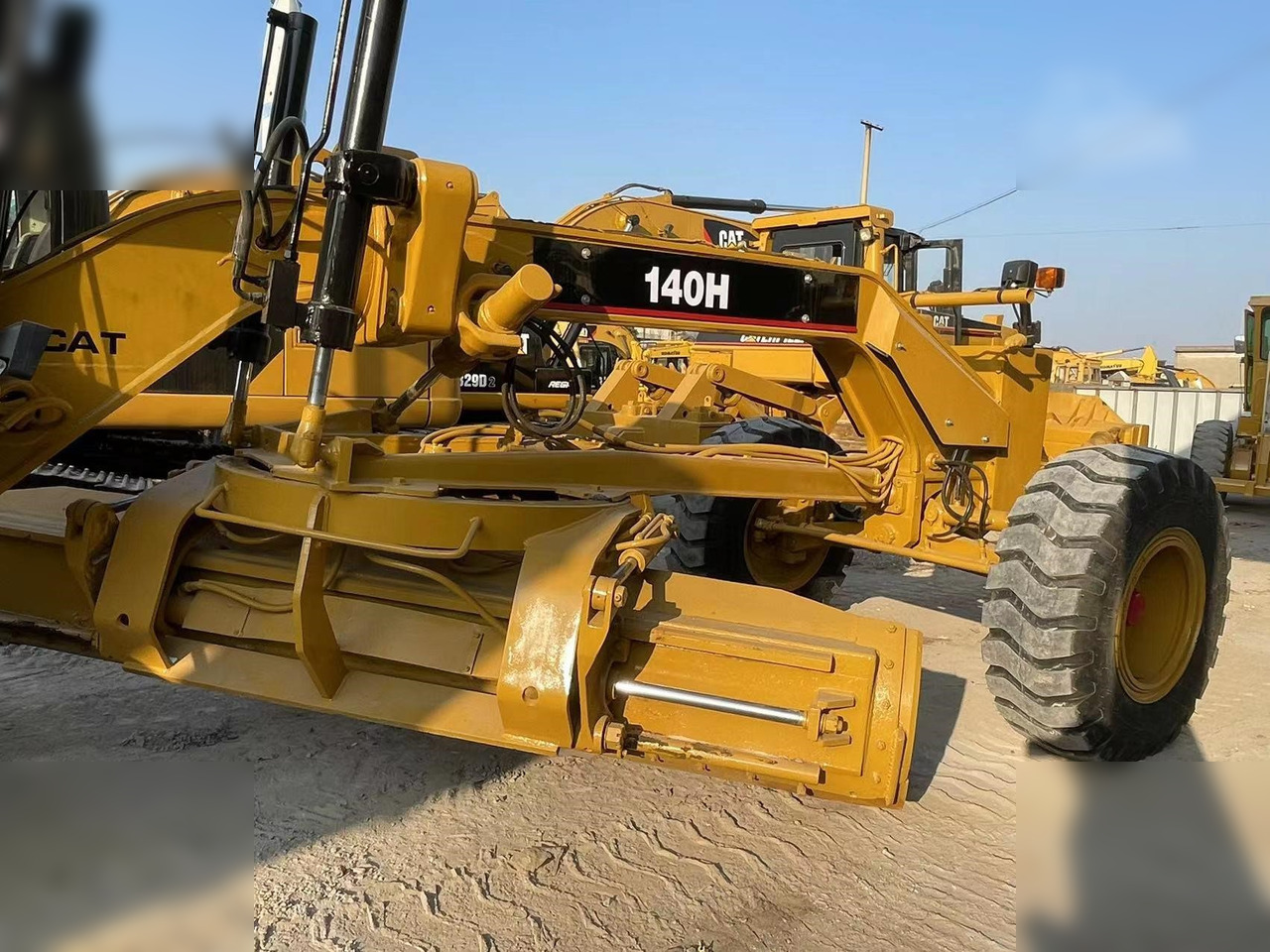 Grejder CATERPILLAR 140H: slika 10