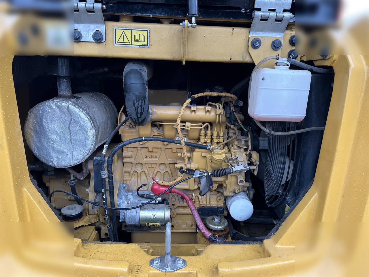 CATERPILLAR 305.5E2 CR - Mini bager: slika 5 CATERPILLAR 305.5E2 CR - Mini bager: slika 5
