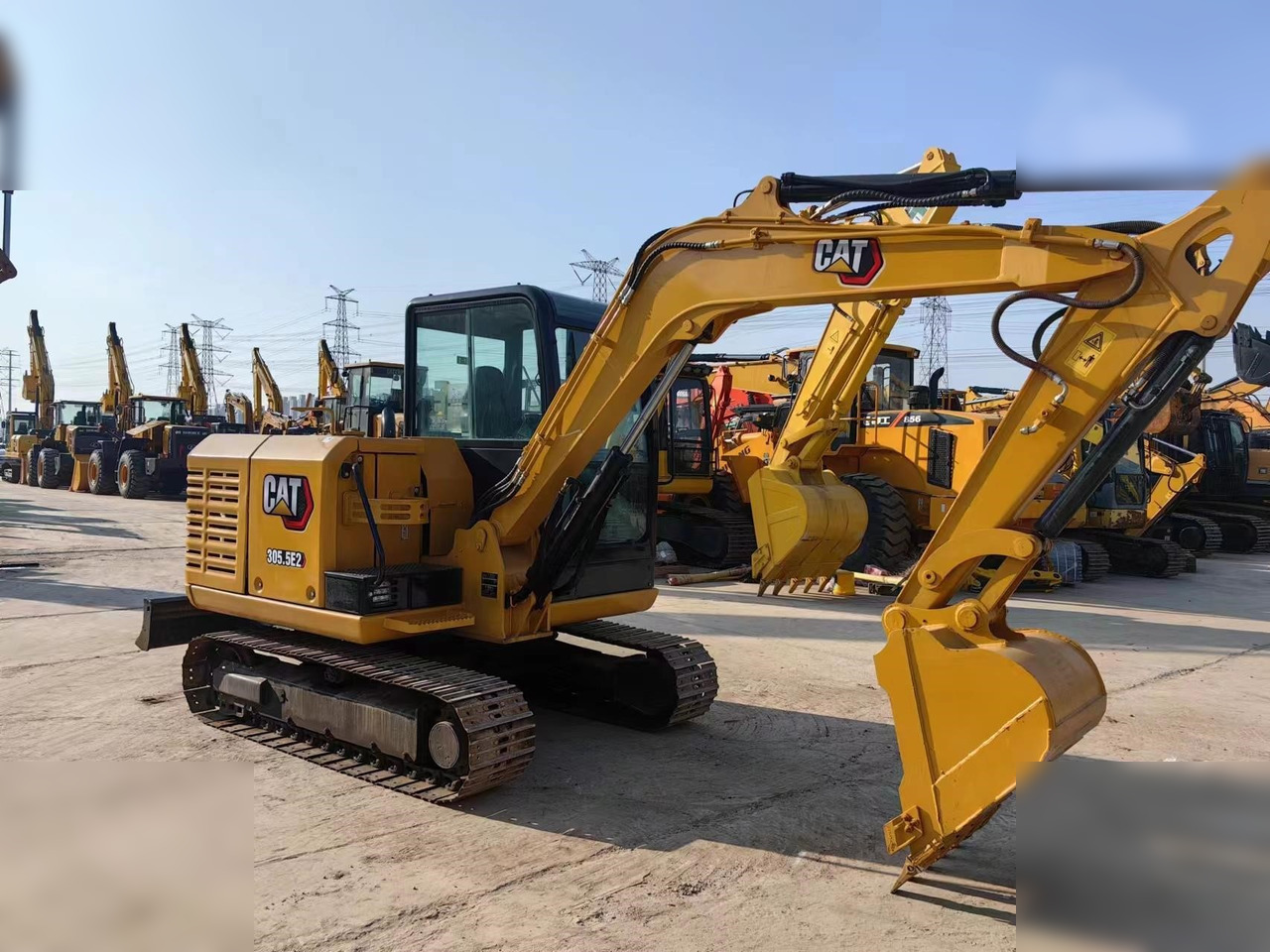 CATERPILLAR 305.5E2 - Mini bager: slika 2 CATERPILLAR 305.5E2 - Mini bager: slika 2