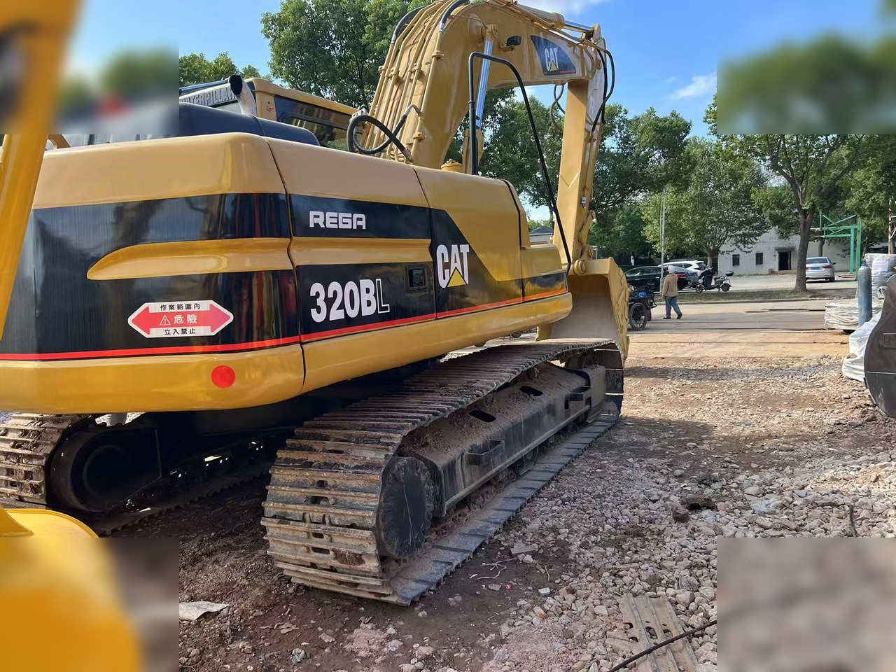 CATERPILLAR 320BL - Bager guseničar: slika 3 CATERPILLAR 320BL - Bager guseničar: slika 3