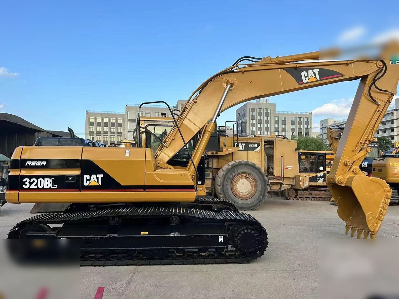 CATERPILLAR 320BL - Bager guseničar: slika 5 CATERPILLAR 320BL - Bager guseničar: slika 5