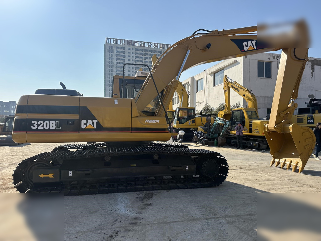 CATERPILLAR 320BL - Bager guseničar: slika 2 CATERPILLAR 320BL - Bager guseničar: slika 2