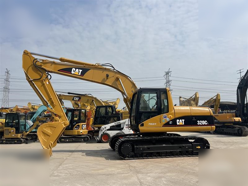 CATERPILLAR 320C - Bager guseničar: slika 2 CATERPILLAR 320C - Bager guseničar: slika 2
