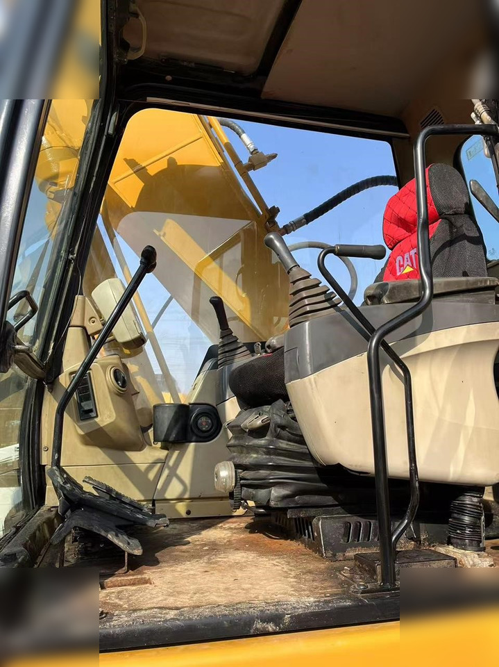 Bager guseničar CATERPILLAR 320CL: slika 8