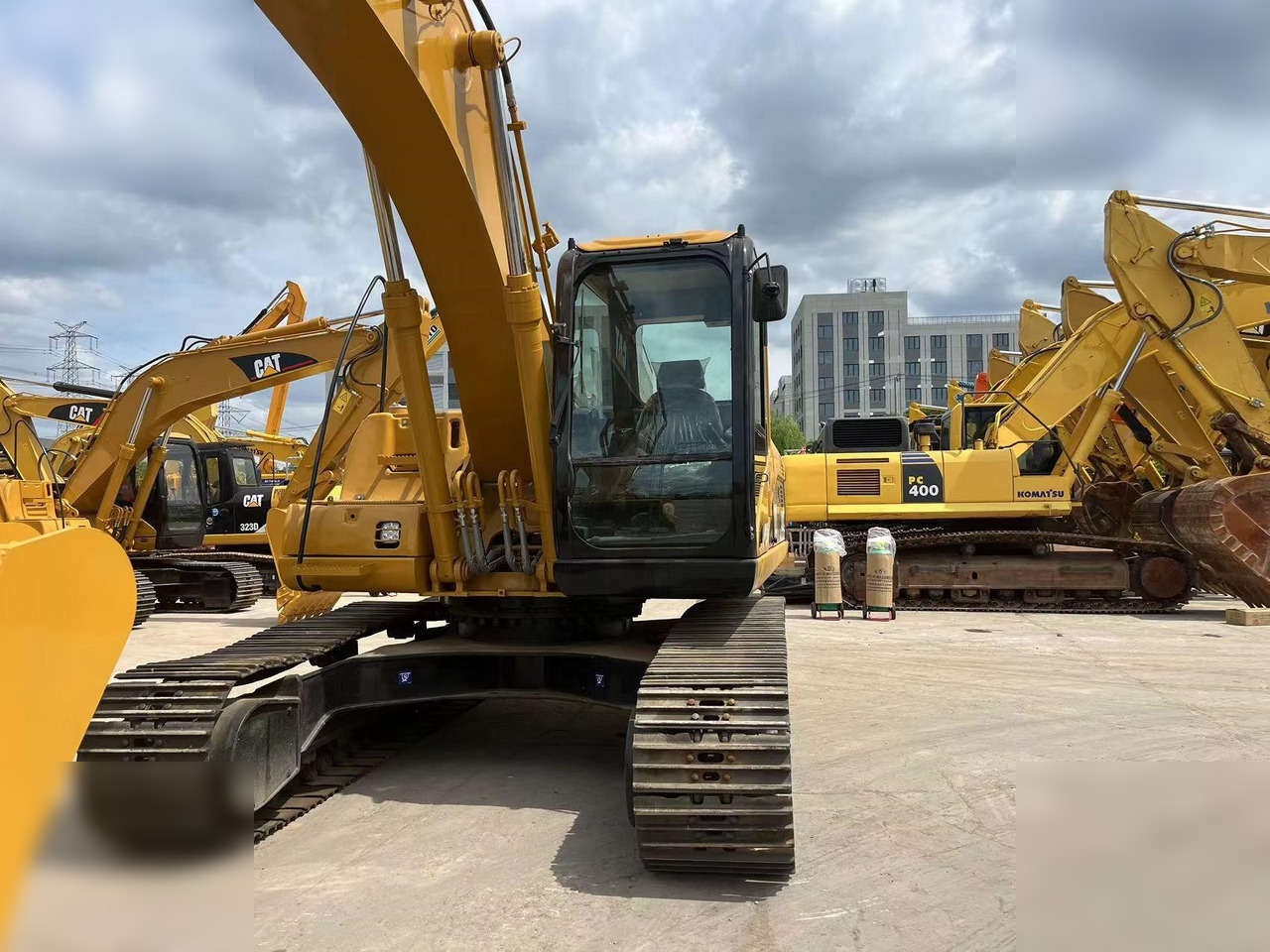 CATERPILLAR 320CL - Bager guseničar: slika 3 CATERPILLAR 320CL - Bager guseničar: slika 3