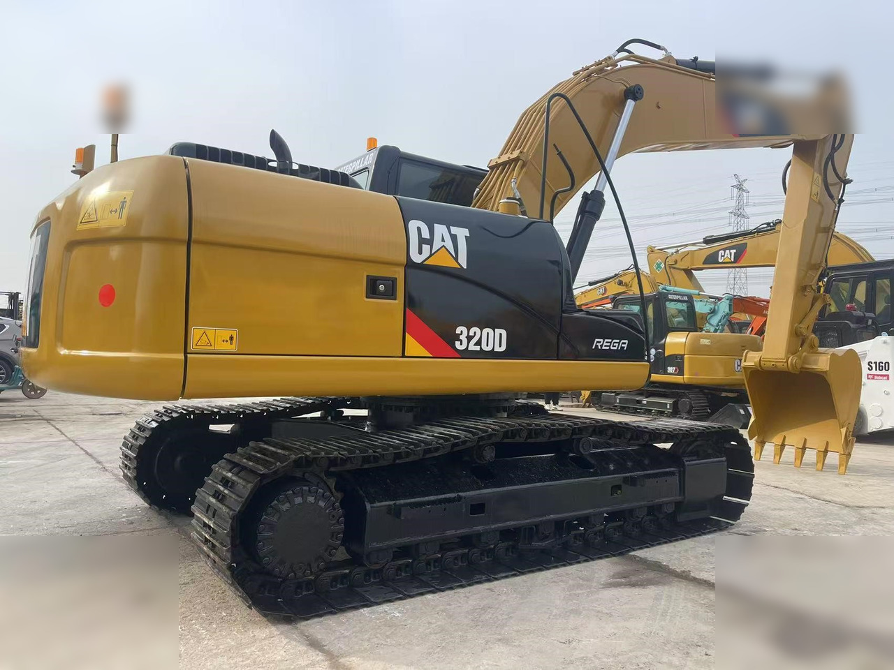 CATERPILLAR 320D - Bager guseničar: slika 2 CATERPILLAR 320D - Bager guseničar: slika 2