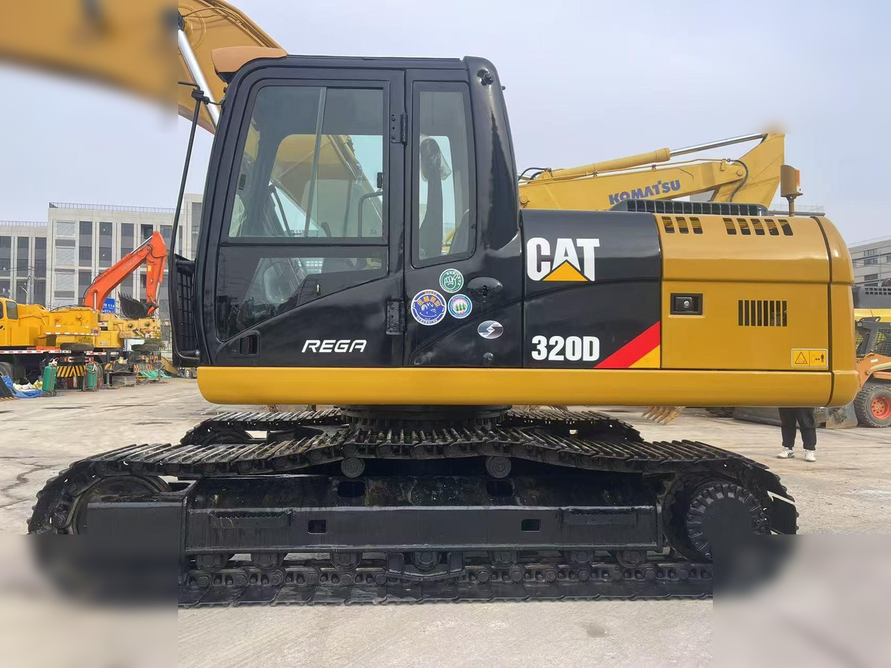 CATERPILLAR 320D - Bager guseničar: slika 3 CATERPILLAR 320D - Bager guseničar: slika 3