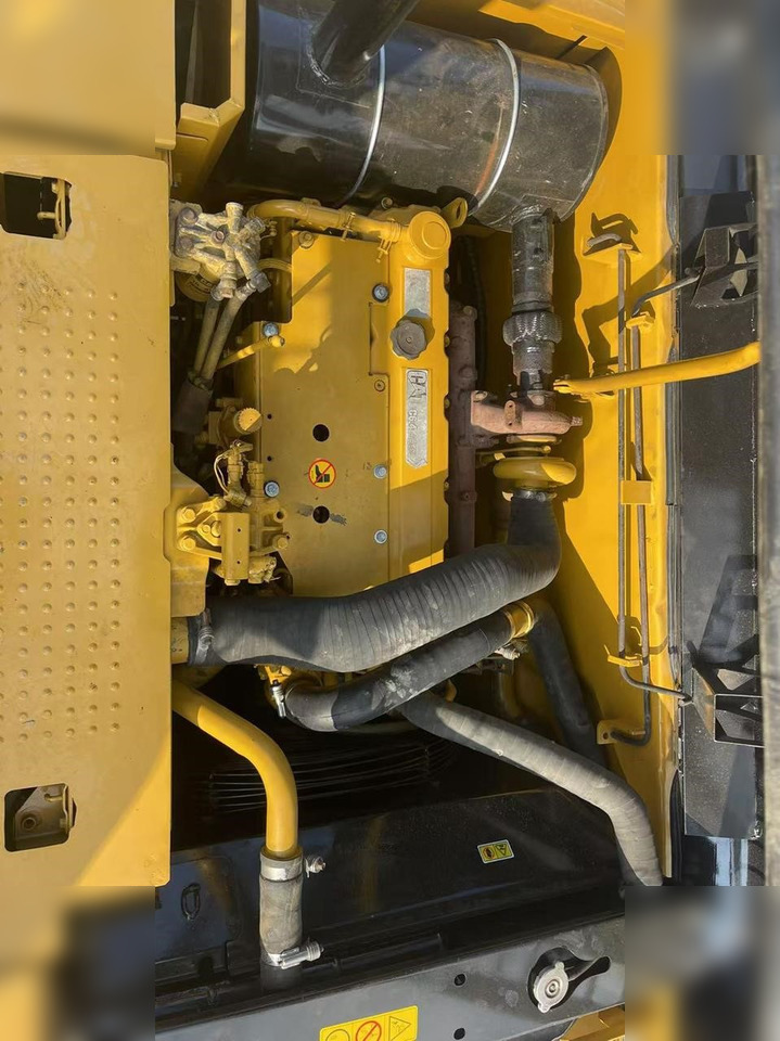 Bager guseničar CATERPILLAR 320D: slika 6