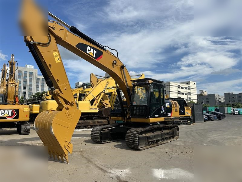CATERPILLAR 320D - Bager guseničar: slika 2 CATERPILLAR 320D - Bager guseničar: slika 2