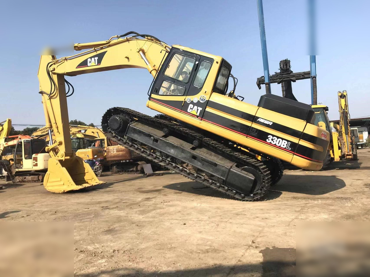 CATERPILLAR 330BL - Bager guseničar: slika 4 CATERPILLAR 330BL - Bager guseničar: slika 4