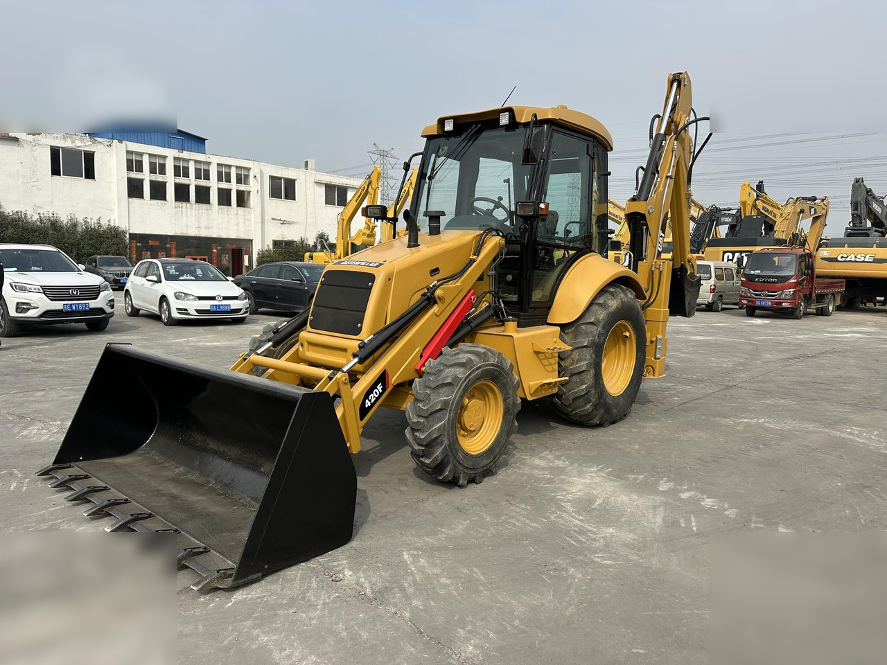 CATERPILLAR 420F - Bager utovarivač: slika 2 CATERPILLAR 420F - Bager utovarivač: slika 2
