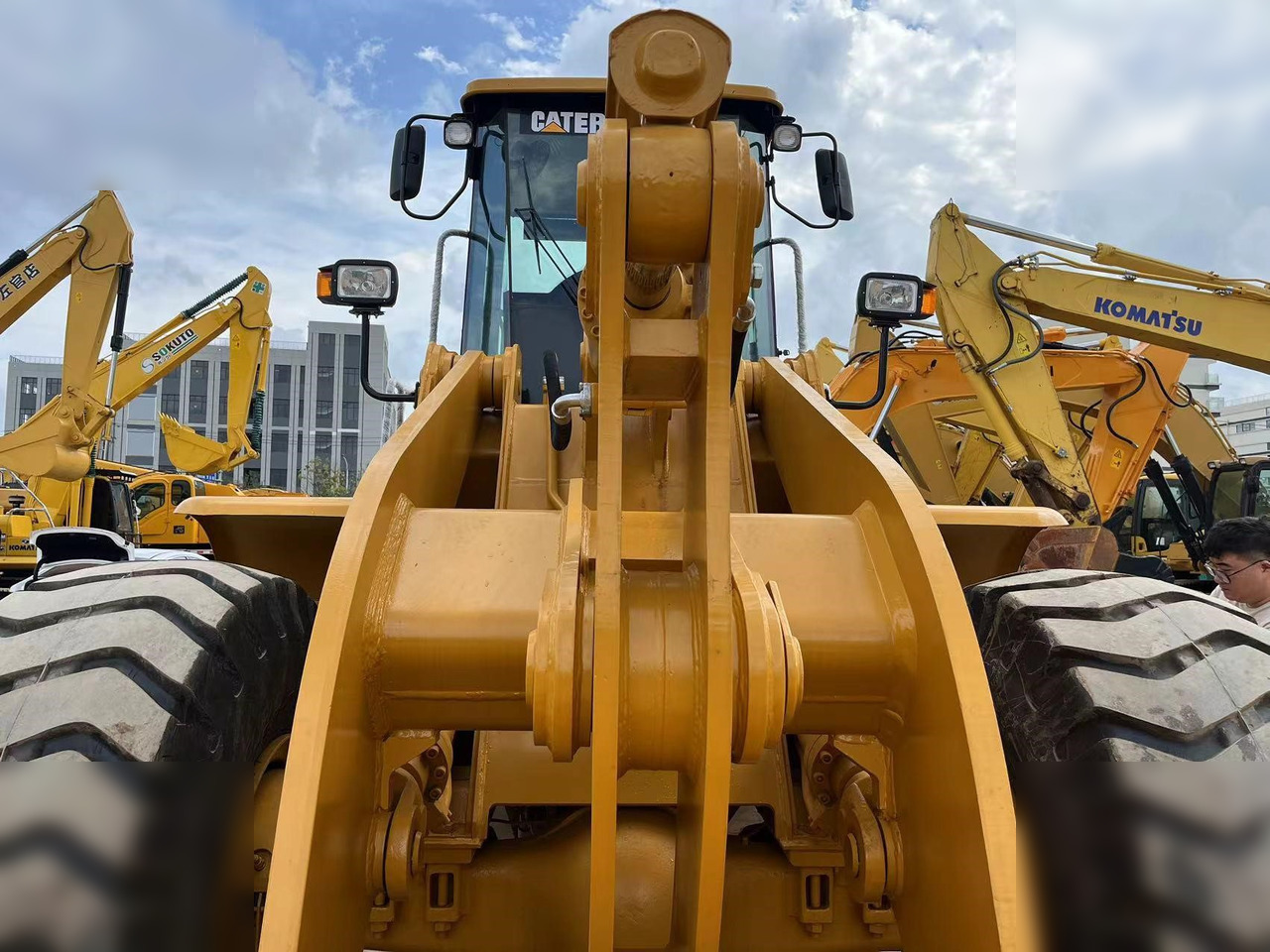 Utovarivač točkaš CATERPILLAR 966H: slika 6