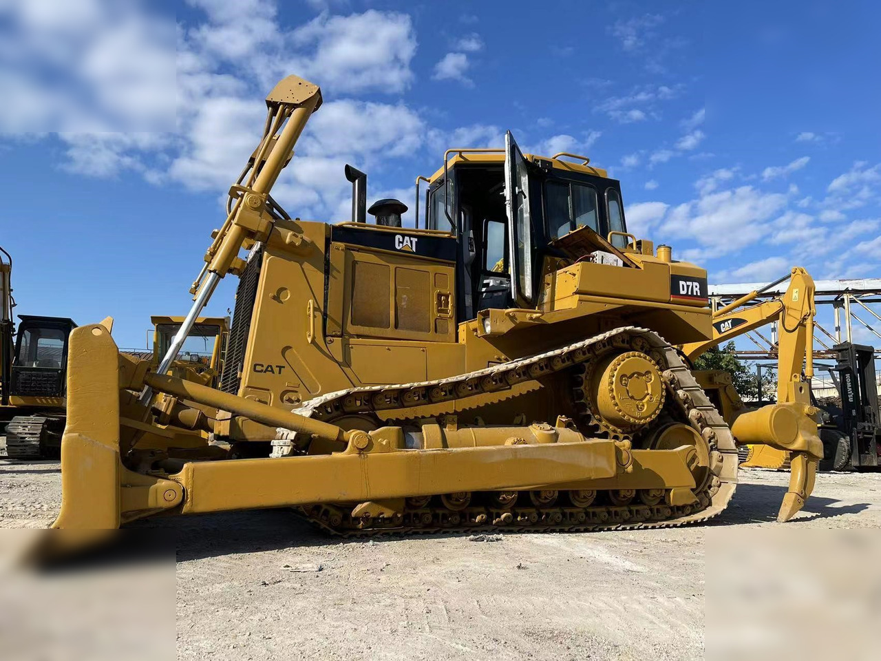 CATERPILLAR D7R II - Buldožer: slika 3 CATERPILLAR D7R II - Buldožer: slika 3