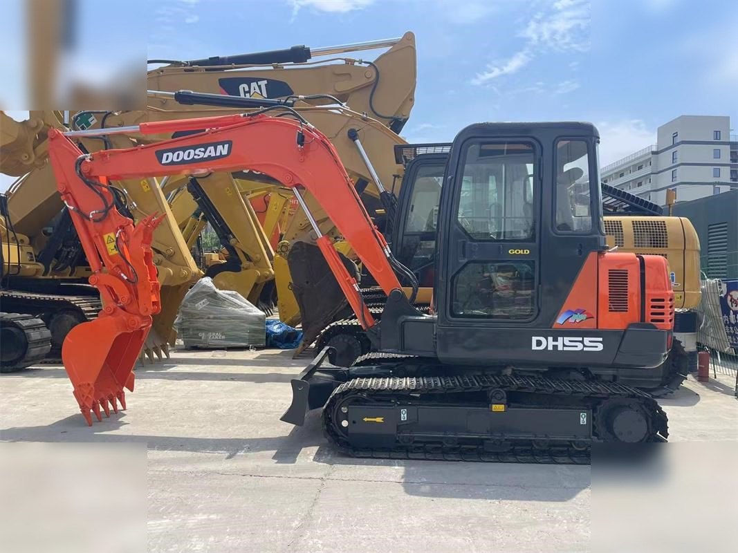 DOOSAN DH55-V - Mini bager: slika 1 DOOSAN DH55-V - Mini bager: slika 1
