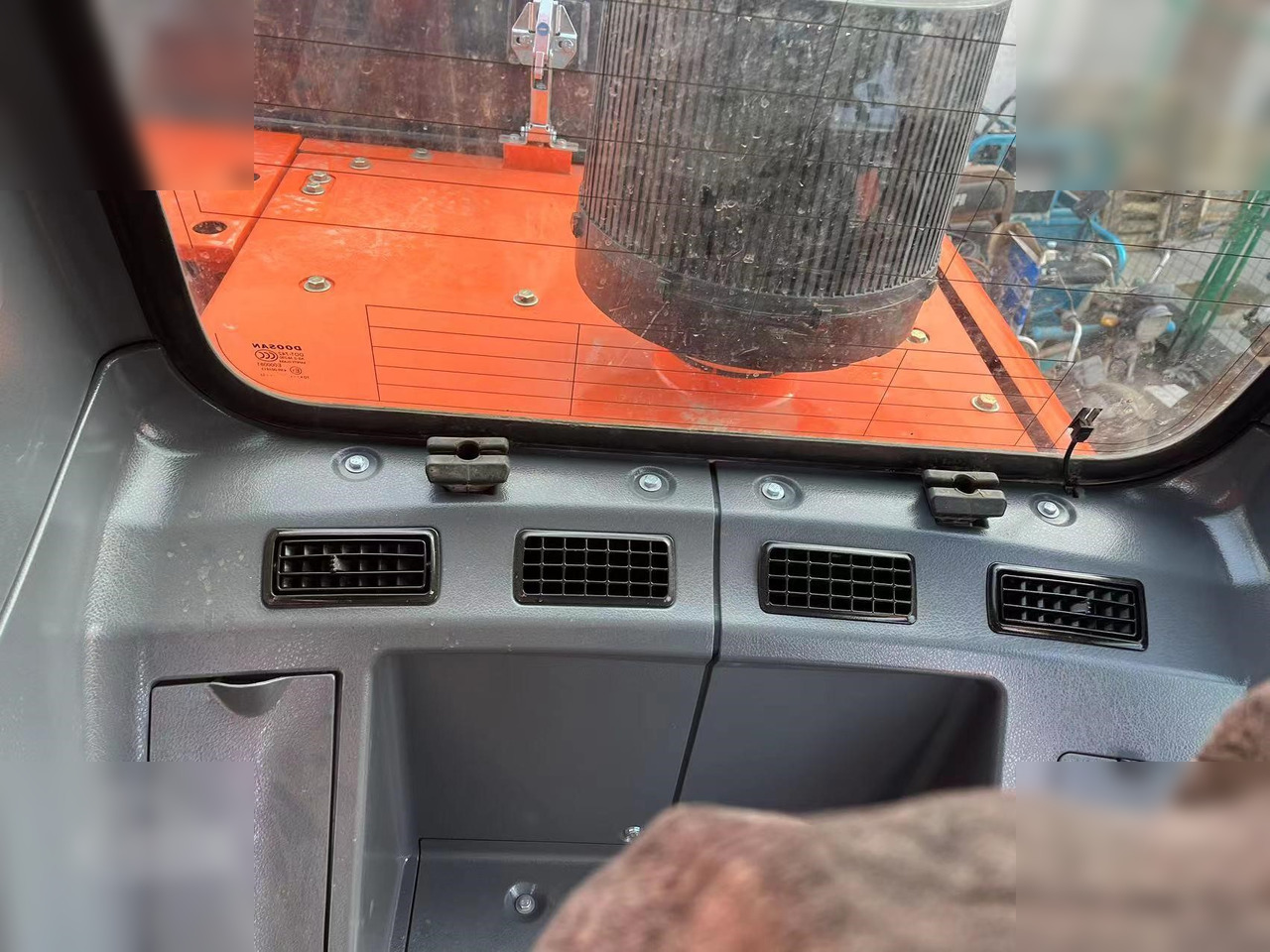 Bager guseničar DOOSAN DX300 LC-9C: slika 6
