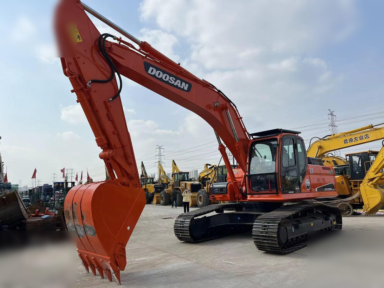 DOOSAN DX300 LC-9C - Bager guseničar: slika 2 DOOSAN DX300 LC-9C - Bager guseničar: slika 2