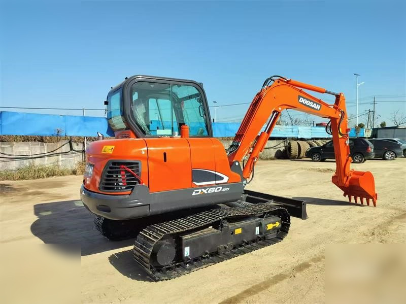 DOOSAN DX60-9C - Bager guseničar: slika 2 DOOSAN DX60-9C - Bager guseničar: slika 2