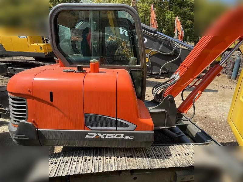 DOOSAN DX60E-9C - Mini bager: slika 2 DOOSAN DX60E-9C - Mini bager: slika 2