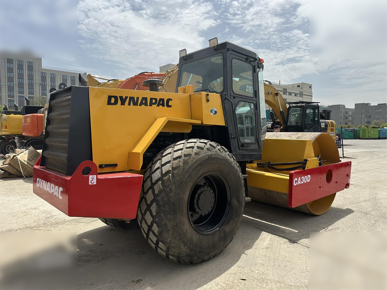 DYNAPAC CA30D - Kompaktor: slika 3 DYNAPAC CA30D - Kompaktor: slika 3