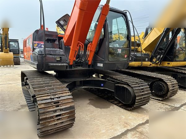 HITACHI ZX200-3G - Bager guseničar: slika 2 HITACHI ZX200-3G - Bager guseničar: slika 2