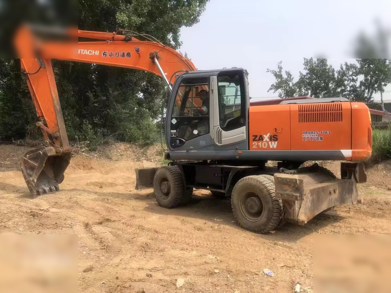 HITACHI ZX210W - Bager točkaš: slika 4 HITACHI ZX210W - Bager točkaš: slika 4